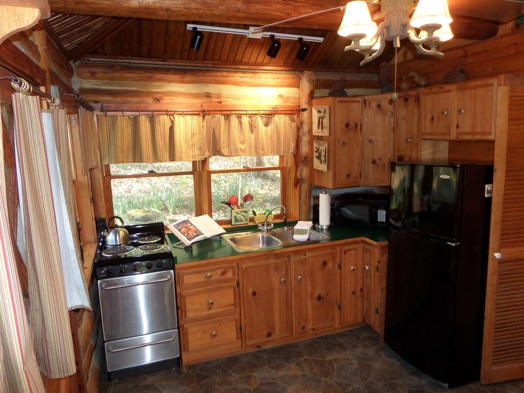 Lake Lucerne Treehouse Villa ยูเรกาสปริงส์ ภายนอก รูปภาพ