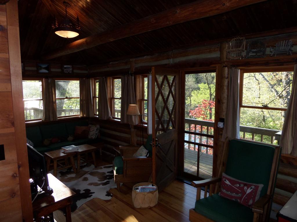 Lake Lucerne Treehouse Villa ยูเรกาสปริงส์ ภายนอก รูปภาพ